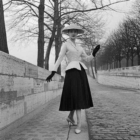 christian dior la collection privee new look 1947|Christian Dior new look collection 1947.